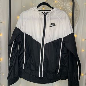 Unisex black and white windbreaker size XL